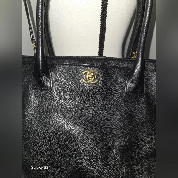 Chanel Black Executive Leather Tote Bag - Picture 2 of 8